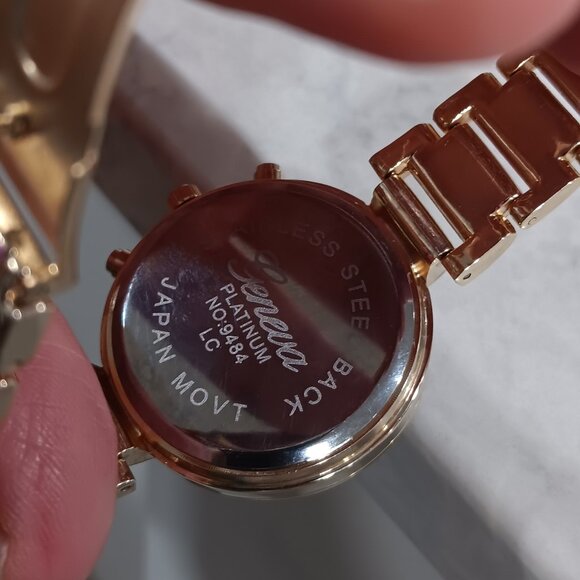 Geneva Platinum Watch - Picture 2 of 9